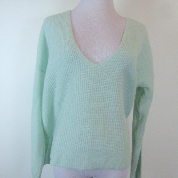 HALOGEN 100% CASHMERE thermal weave aqua blue v neck SWEATER   M - Picture 1 of 4